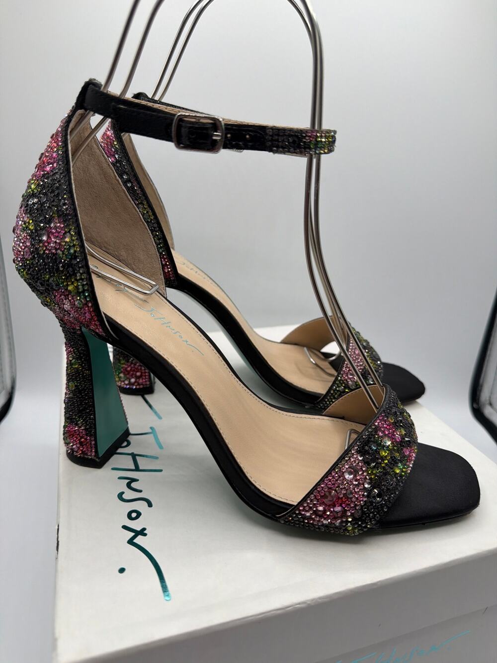 ⭐️ Women’s Betsy Johnson Dani Multi Colored Crystals Floral Sandals. size 9
